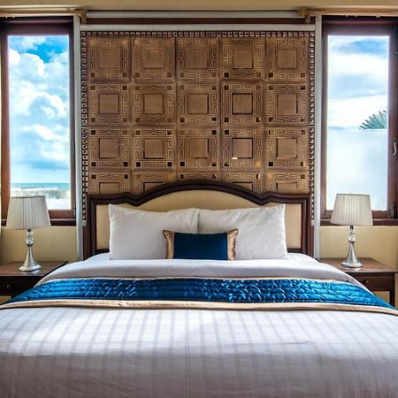 Hotel Lux Ngwesaung Bagian luar foto