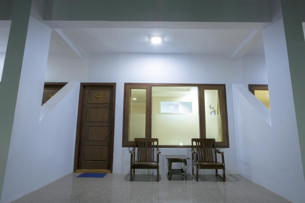 Hotel Lux Ngwesaung Bagian luar foto
