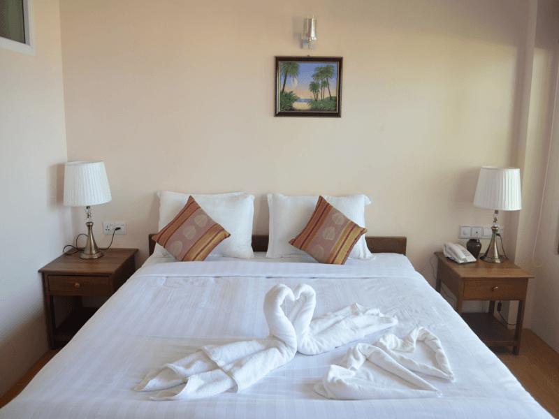 Hotel Lux Ngwesaung Bagian luar foto