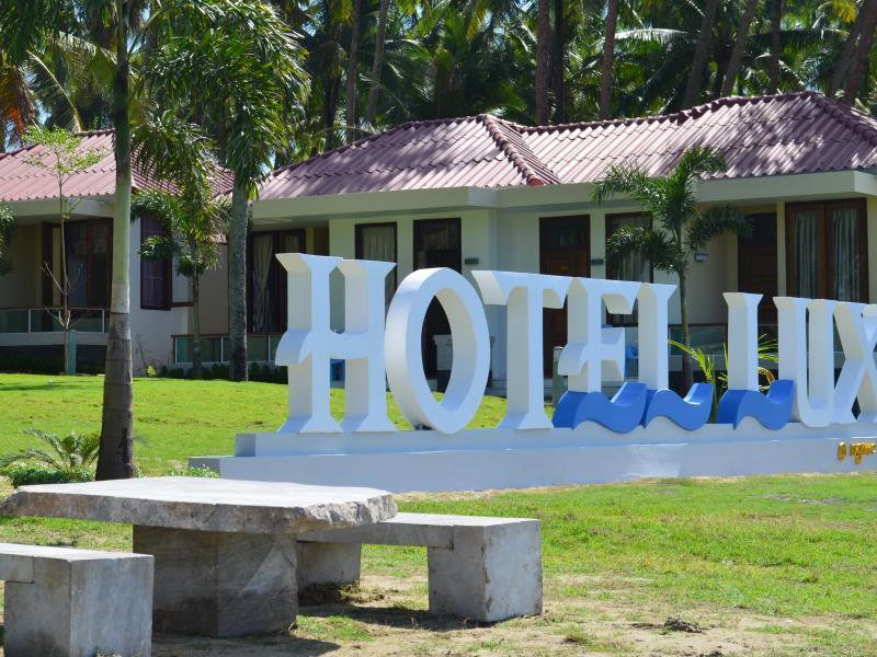 Hotel Lux Ngwesaung Bagian luar foto