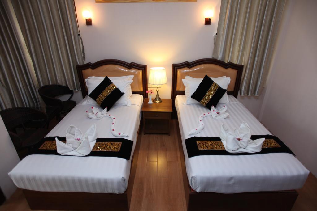 Hotel Lux Ngwesaung Bagian luar foto
