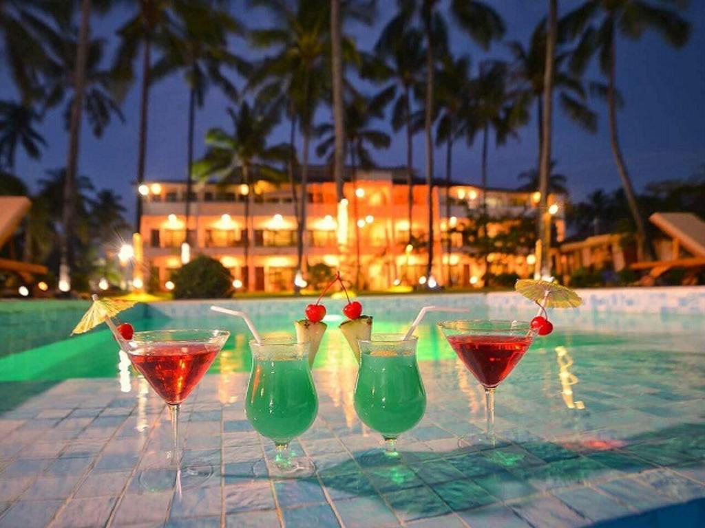Hotel Lux Ngwesaung Bagian luar foto