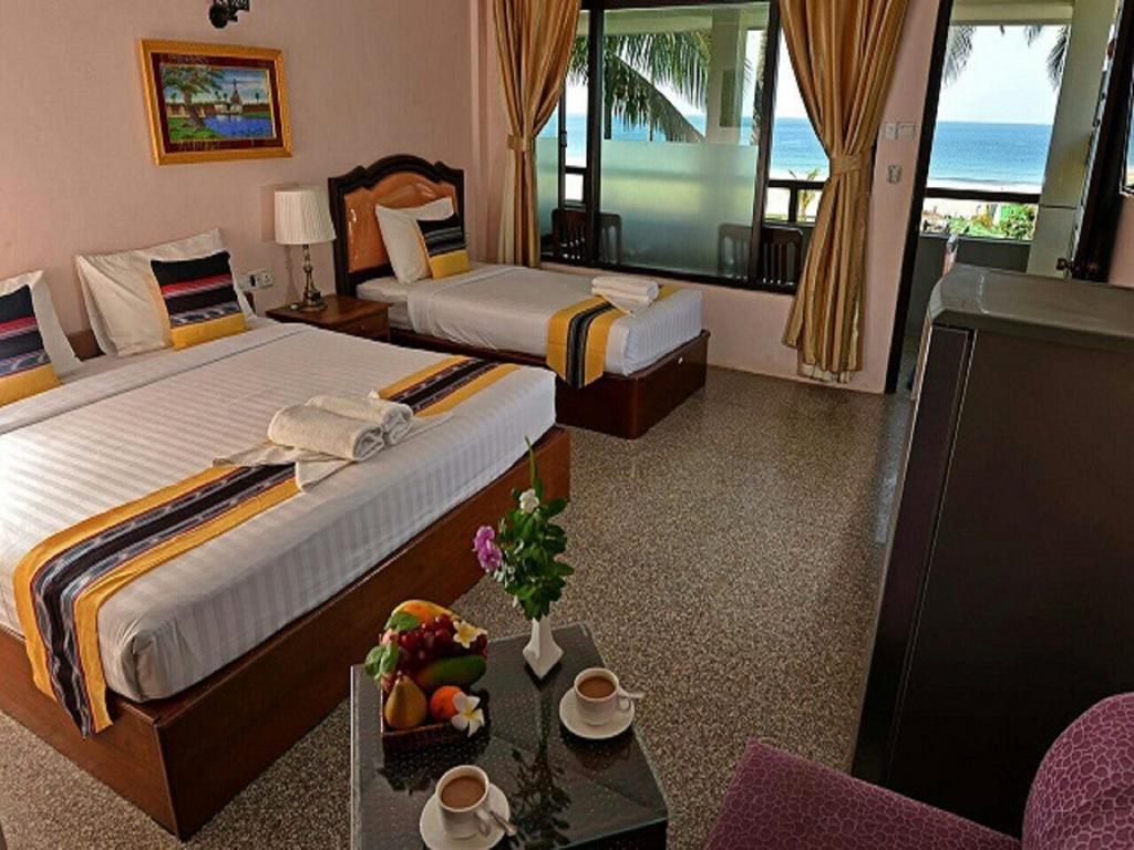 Hotel Lux Ngwesaung Bagian luar foto