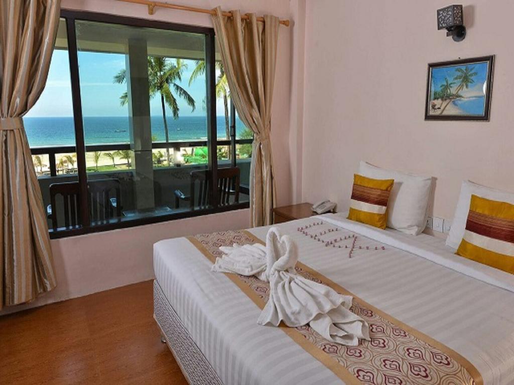 Hotel Lux Ngwesaung Bagian luar foto