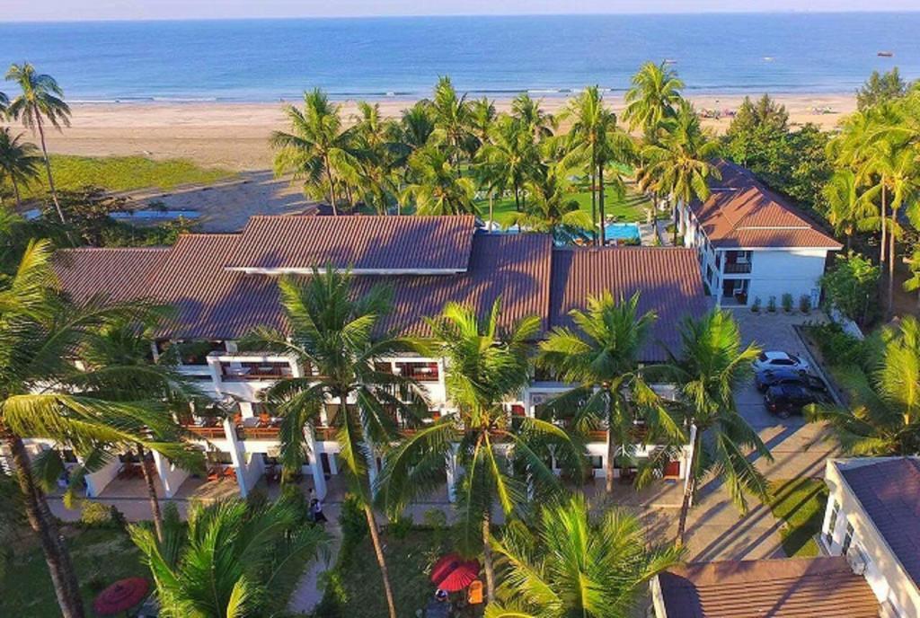 Hotel Lux Ngwesaung Bagian luar foto